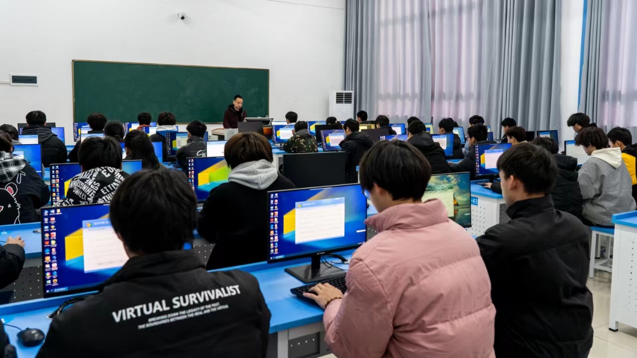 武汉三新职业技术学校